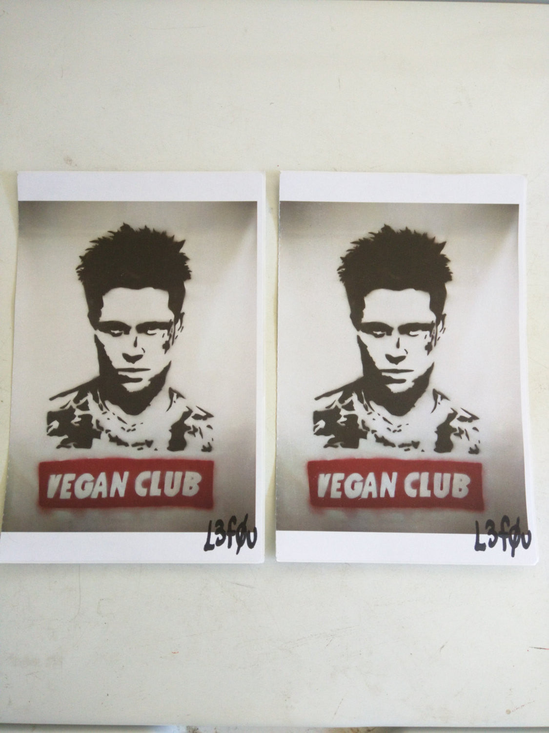 2 Vegan Club Stickers featuring Brad Pitt Autographed l3f0u 5.5" x 8.5"