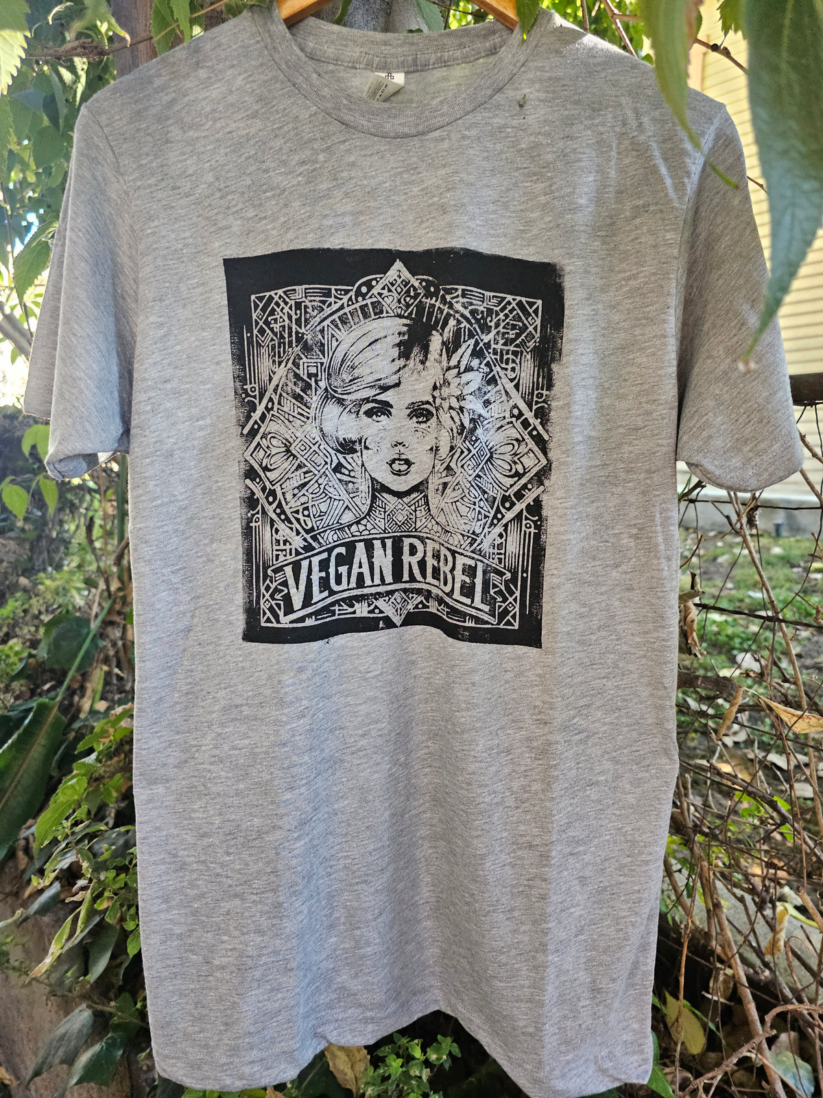 Vegan Rebel Art Deco T-shirt