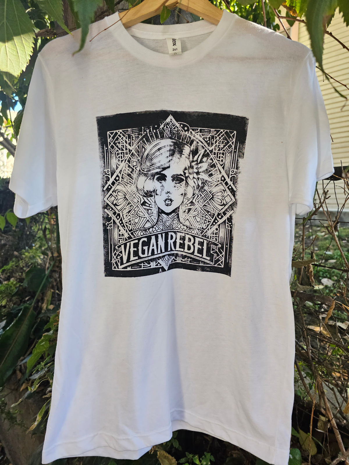 Vegan Rebel Art Deco T-shirt