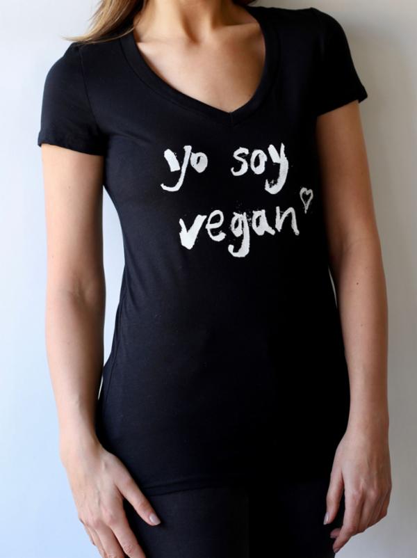 Yo Soy Vegan Women's V-Neck T-shirt