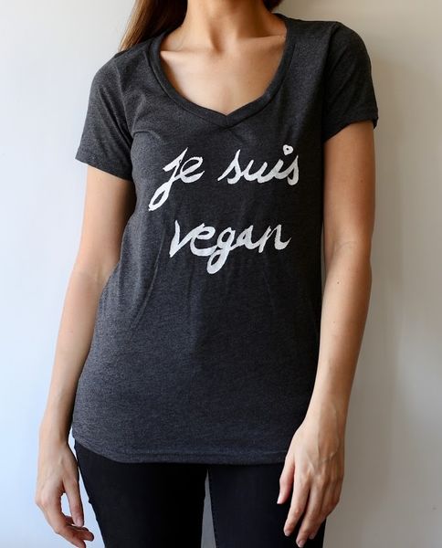 Je Suis Vegan Women's V-Neck T-shirt