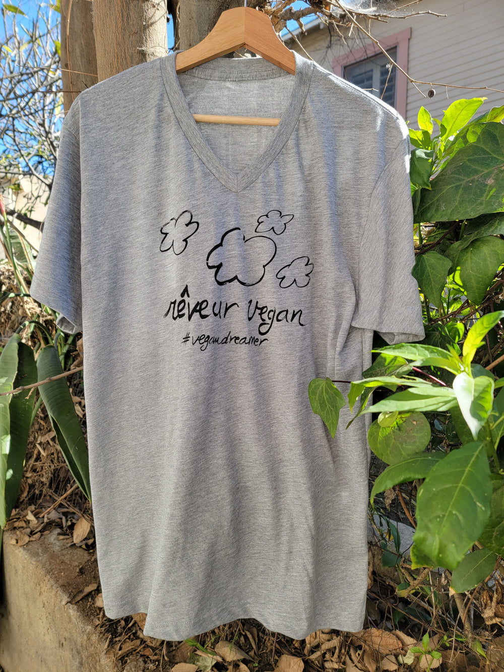 Reveur Vegan Tshirt (Vegan Dreamer in French)