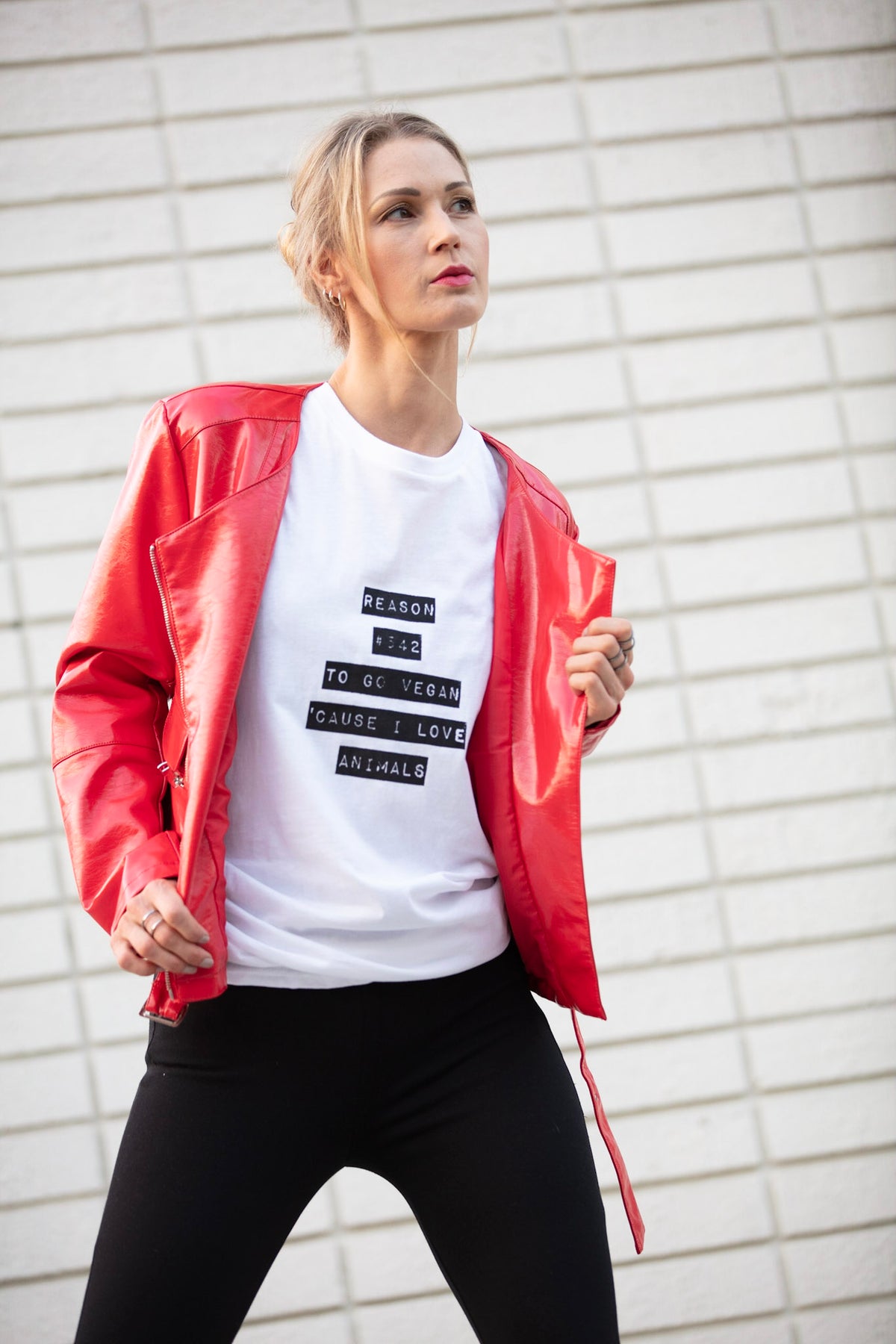 Reason to go vegan #542 Cause I love animals! T-shirt